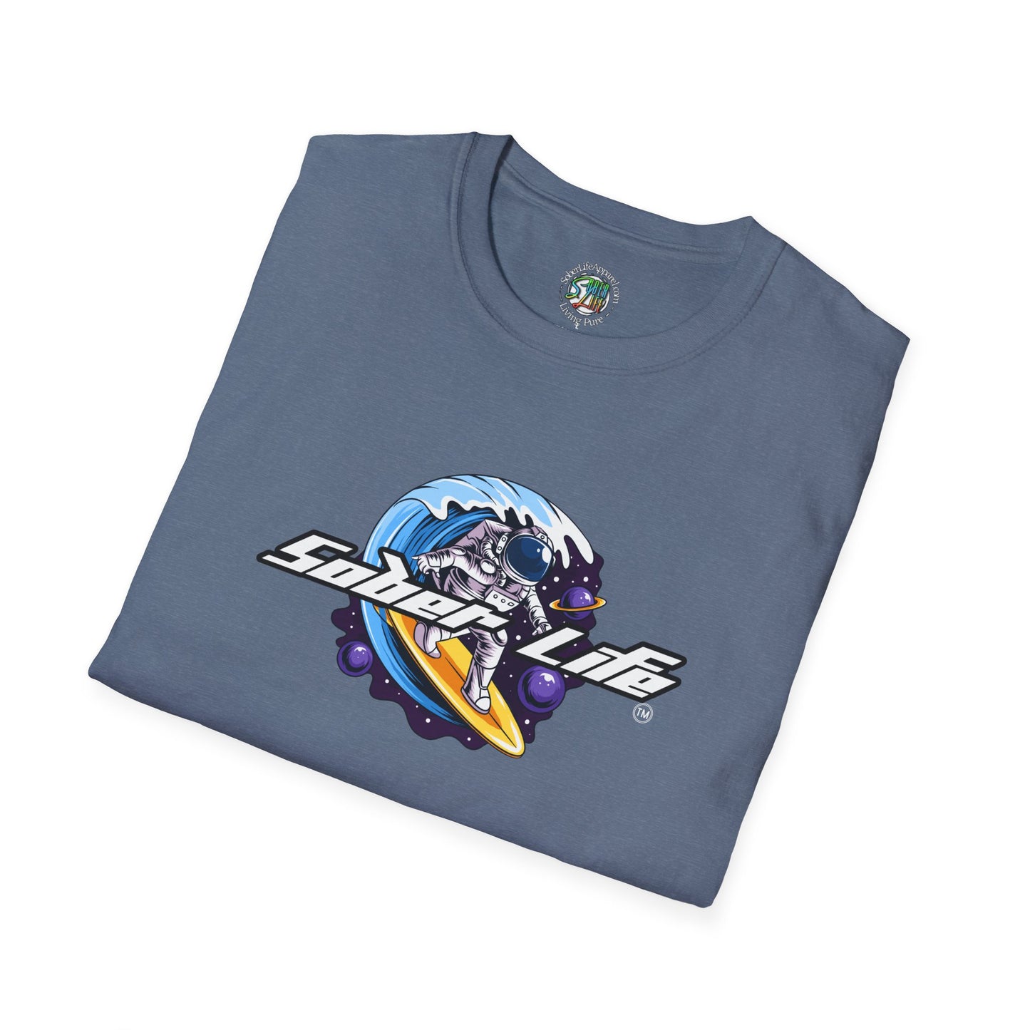 astro surf 2 - Unisex Softstyle T-Shirt